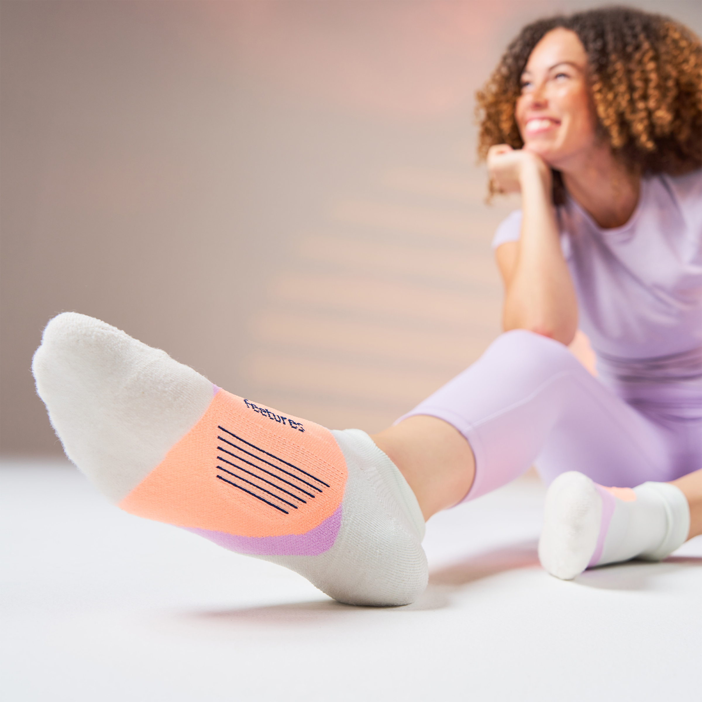 Feetures Elite Light Cushion No Show Tab Socks