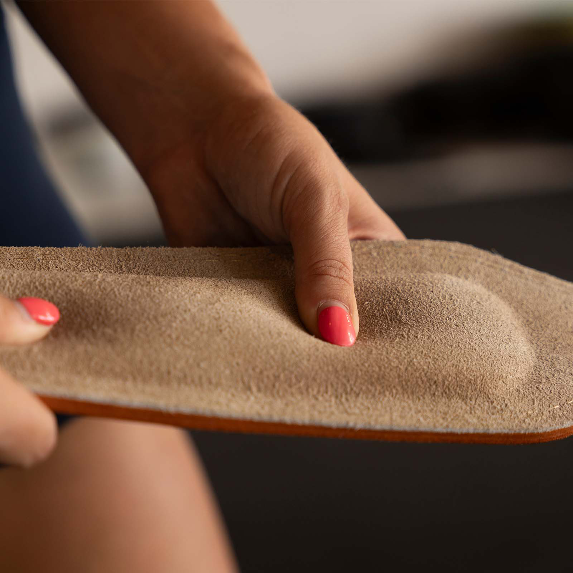 Harbinger 4-inch Padded (Leather) 2.0 Weight Lifting Belt