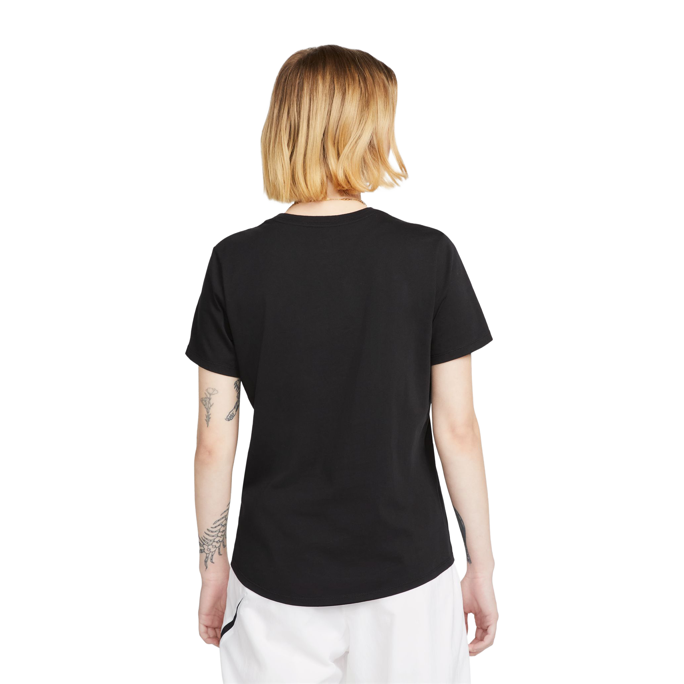 Nike Sportswear Club Essentials Tee