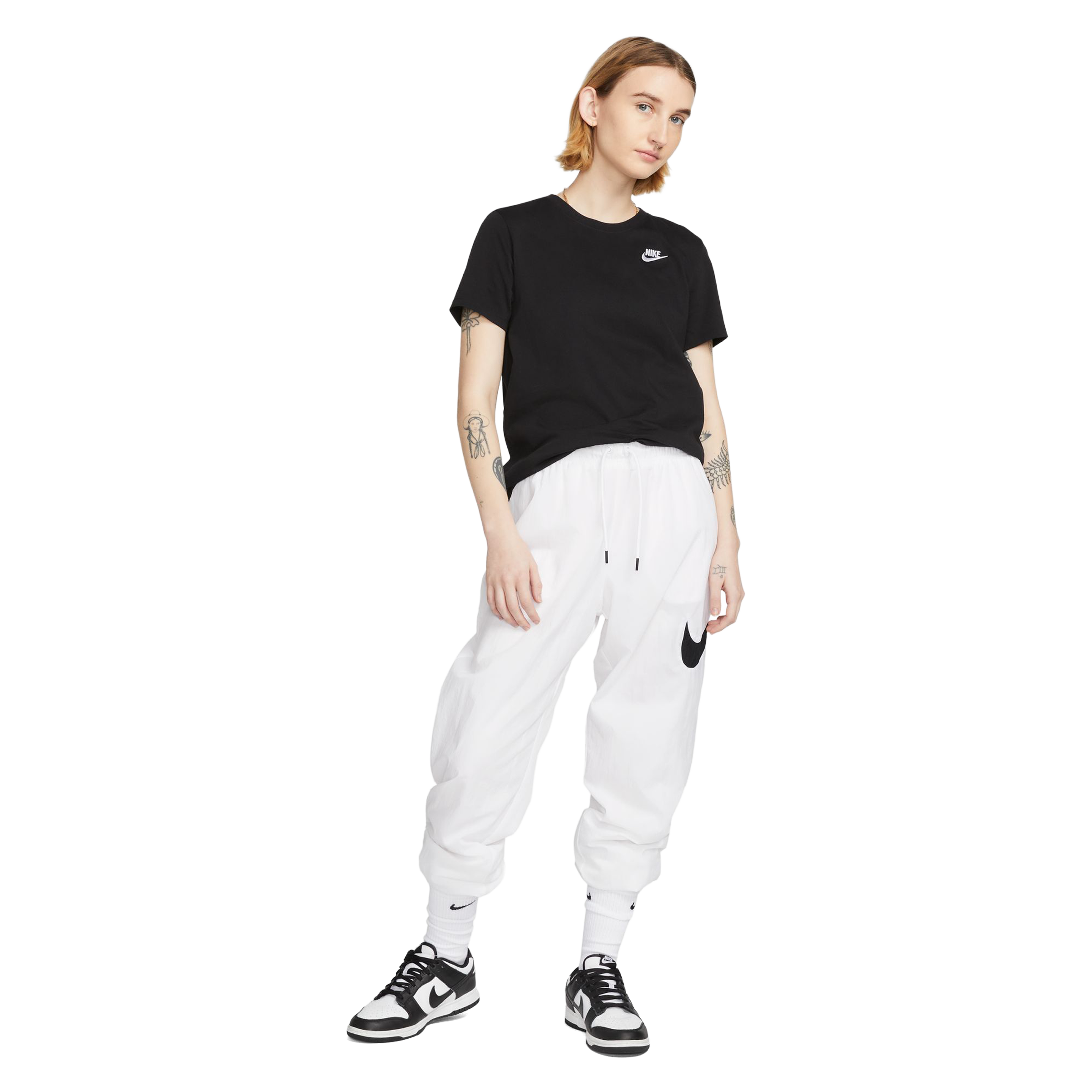 Nike Sportswear Club Essentials Tee