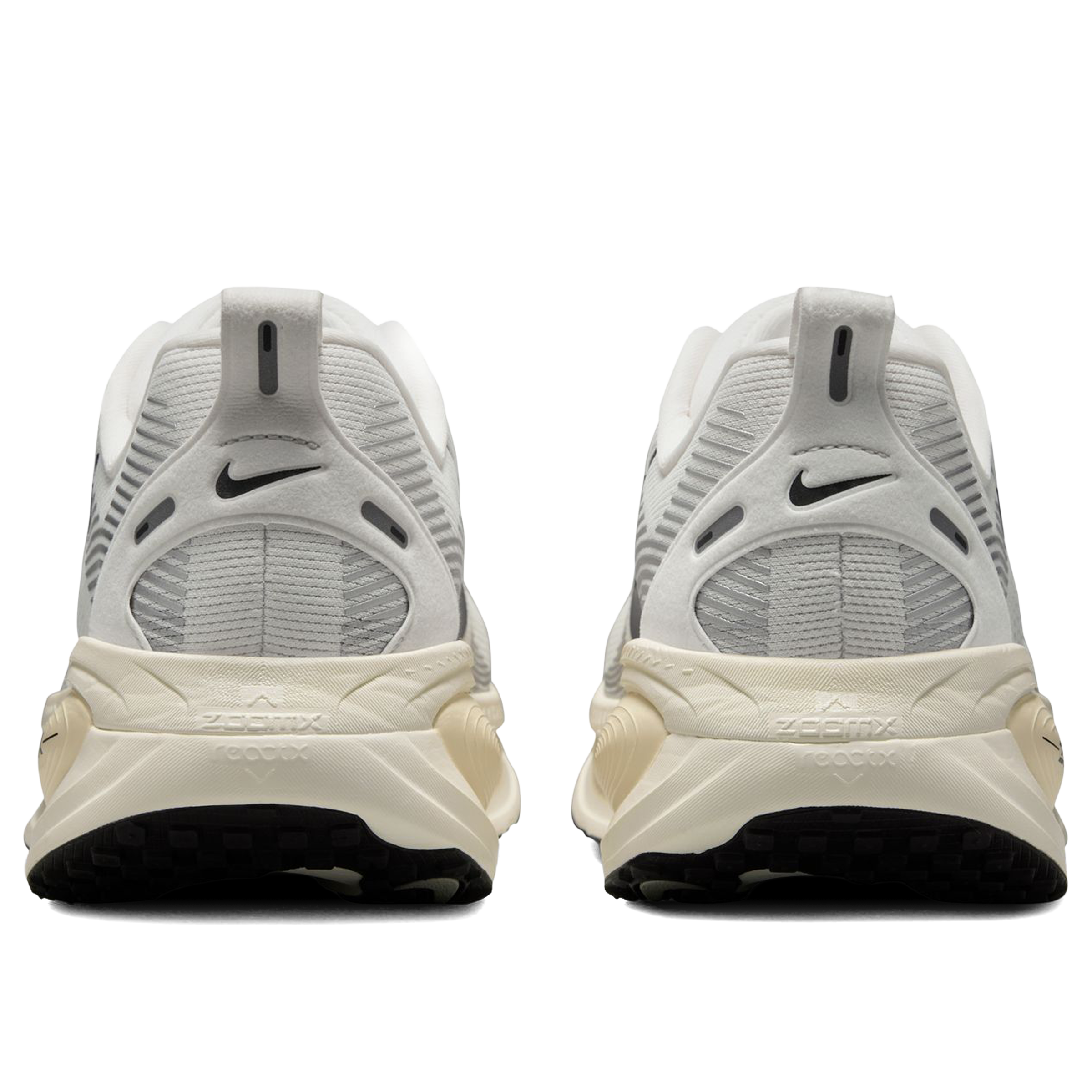 Nike Vomero 18 Running Shoes