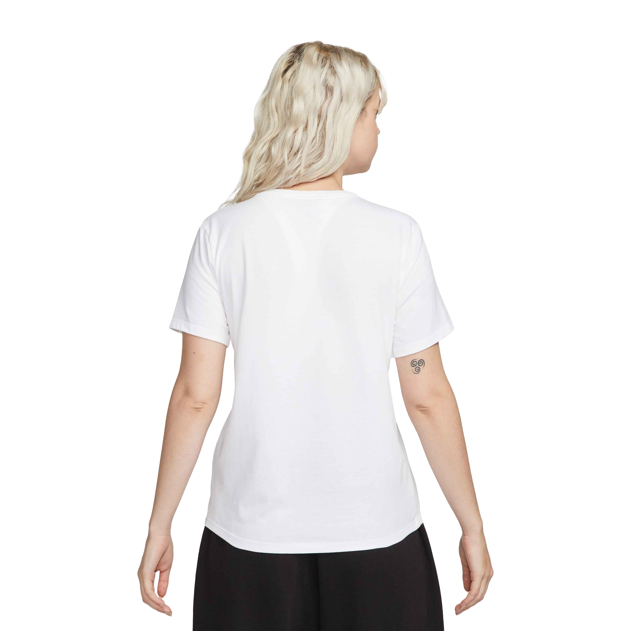 Nike Sportswear Club Essentials Tee