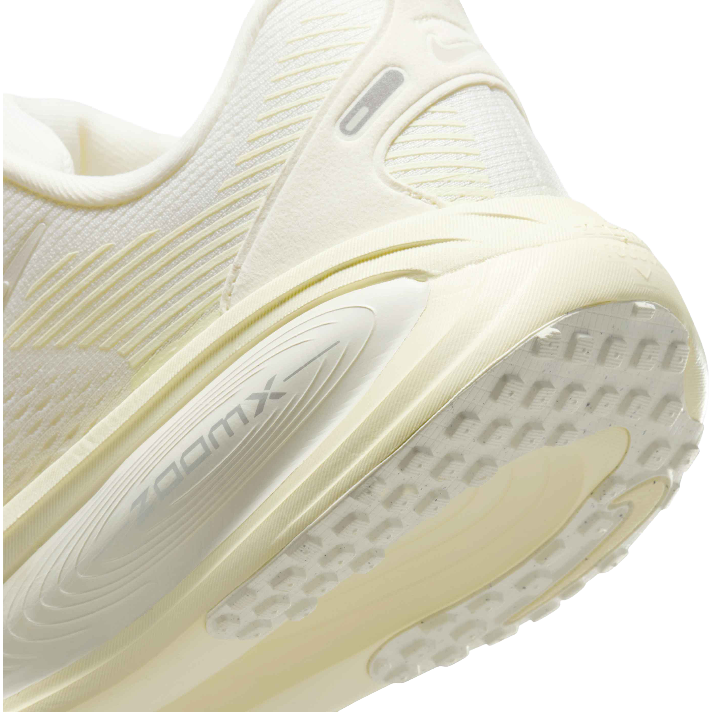 Nike Vomero 18 Running Shoes