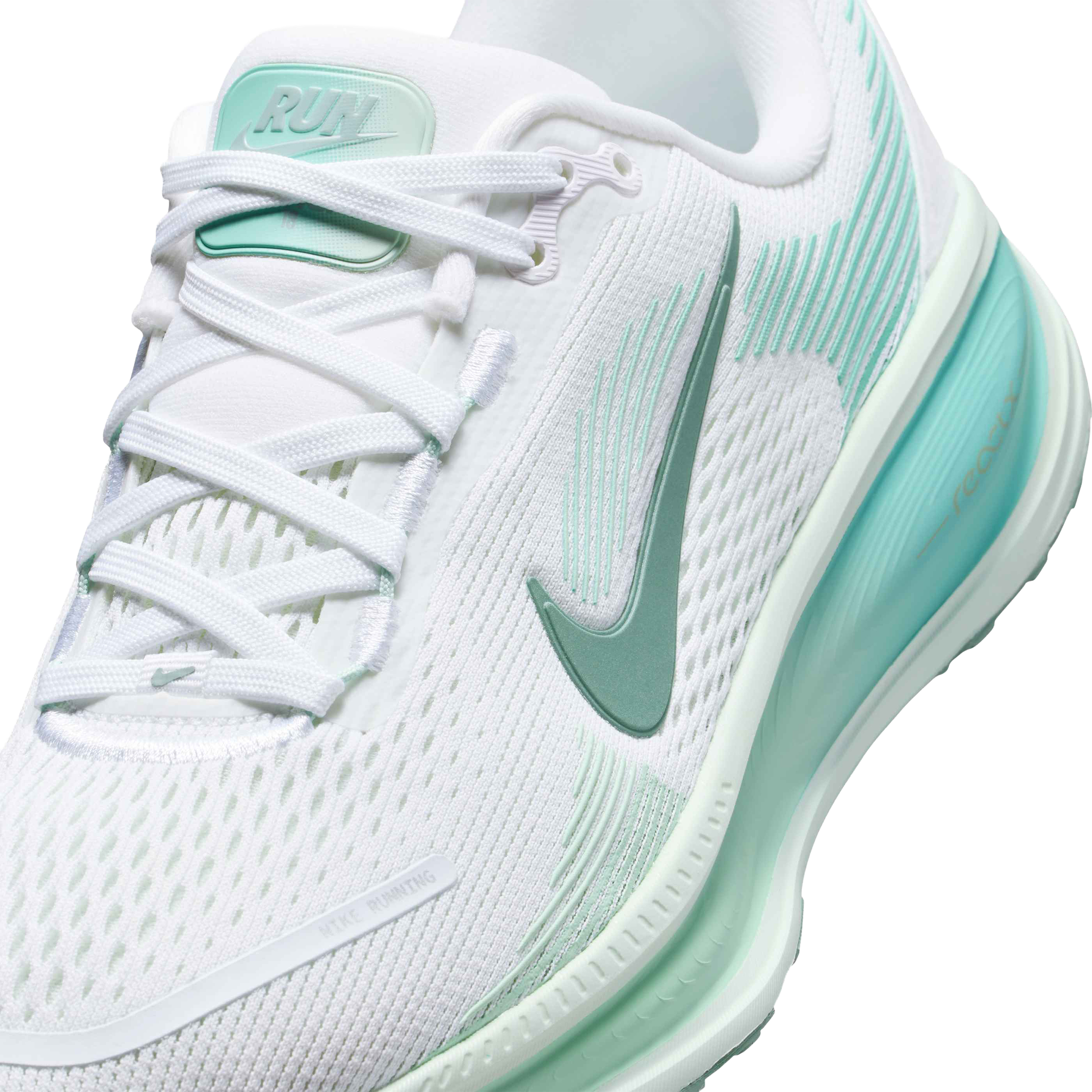Nike Vomero 18 (GS) Running Shoes