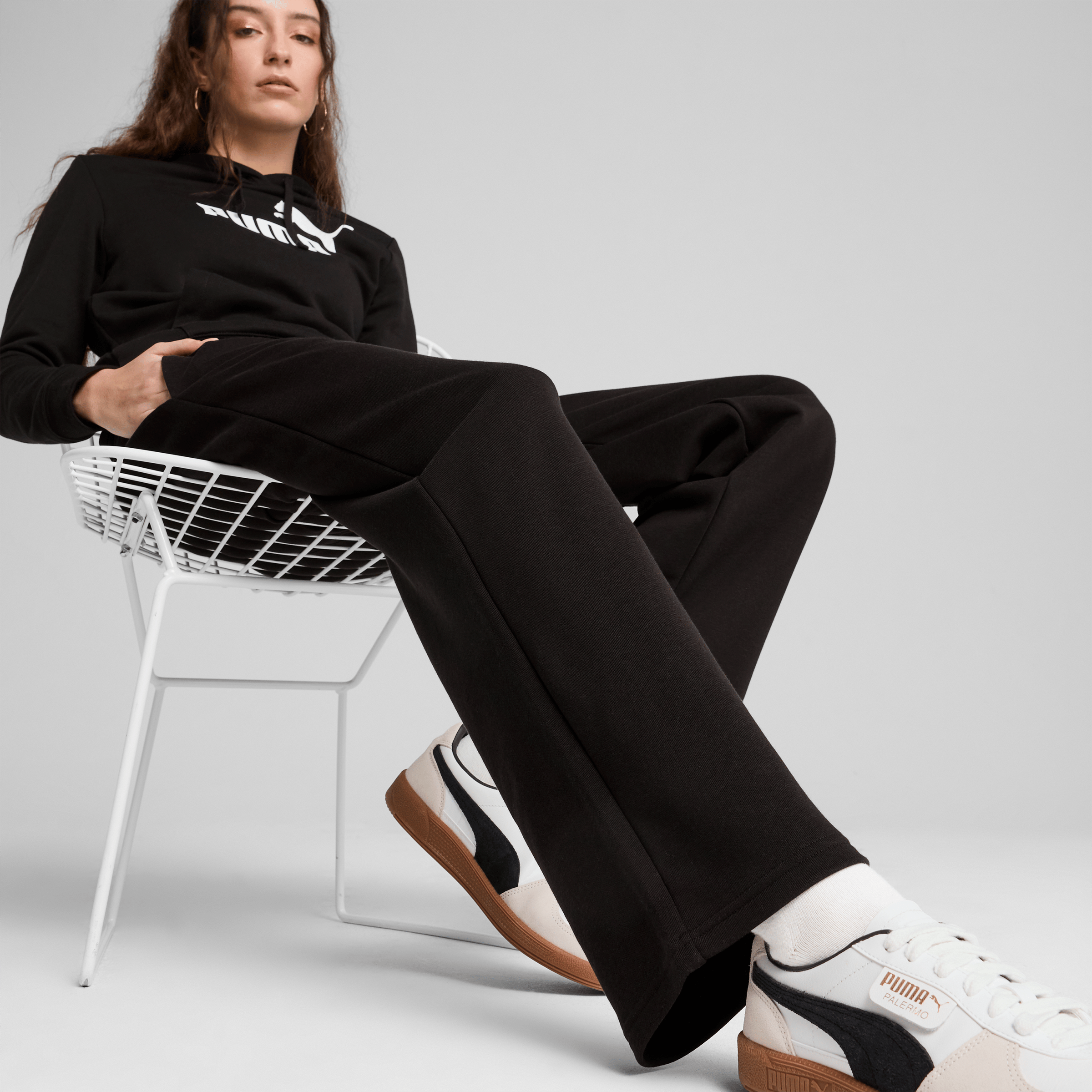 Womens Puma Essentials No. 1 Logo Comfort Straight Pants