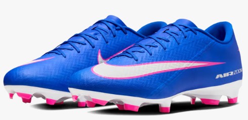 With a lightweight upper, Zoom Air cushioning, and a multi-ground plate