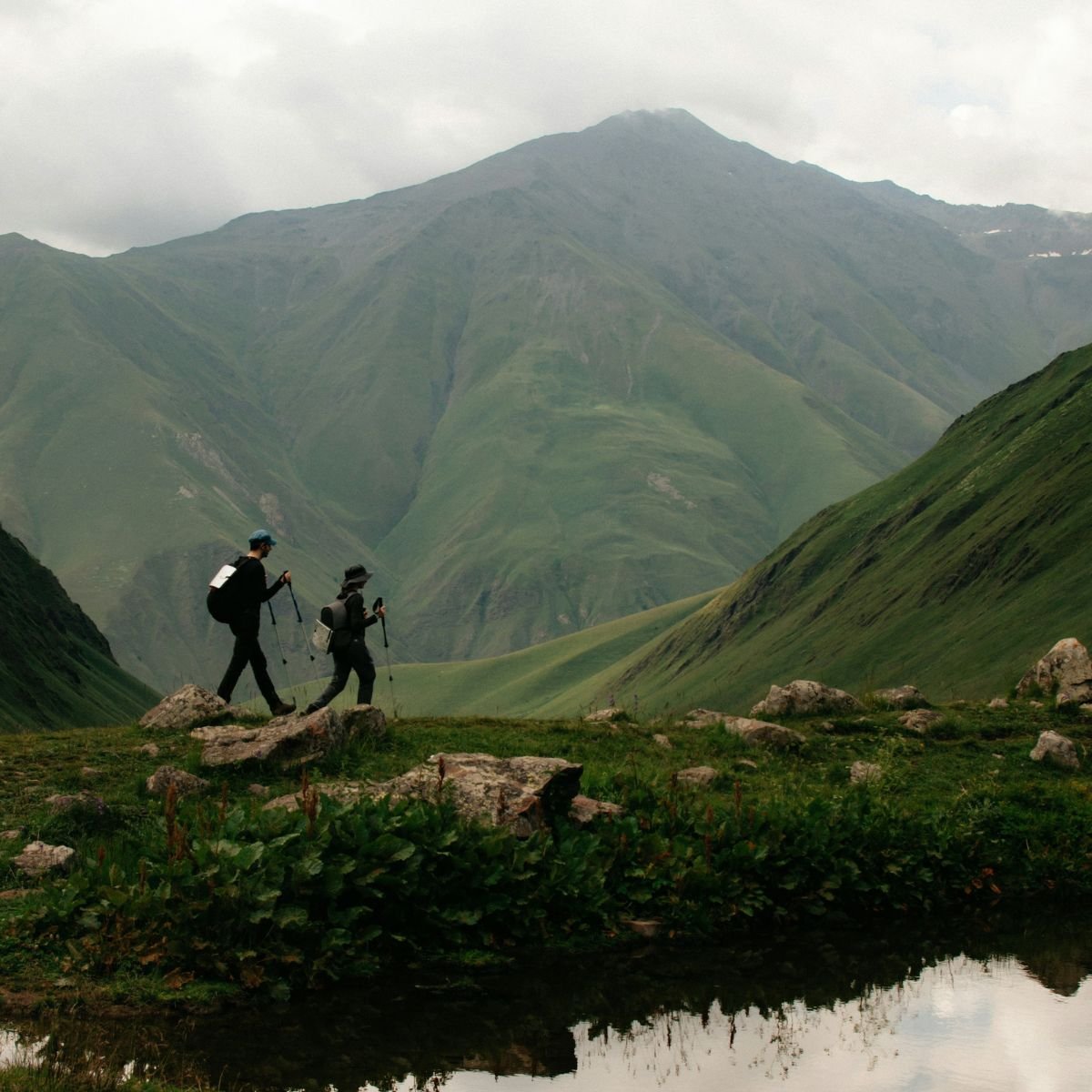 What Should I Pack for a Day Hike? | Hiking Essentials