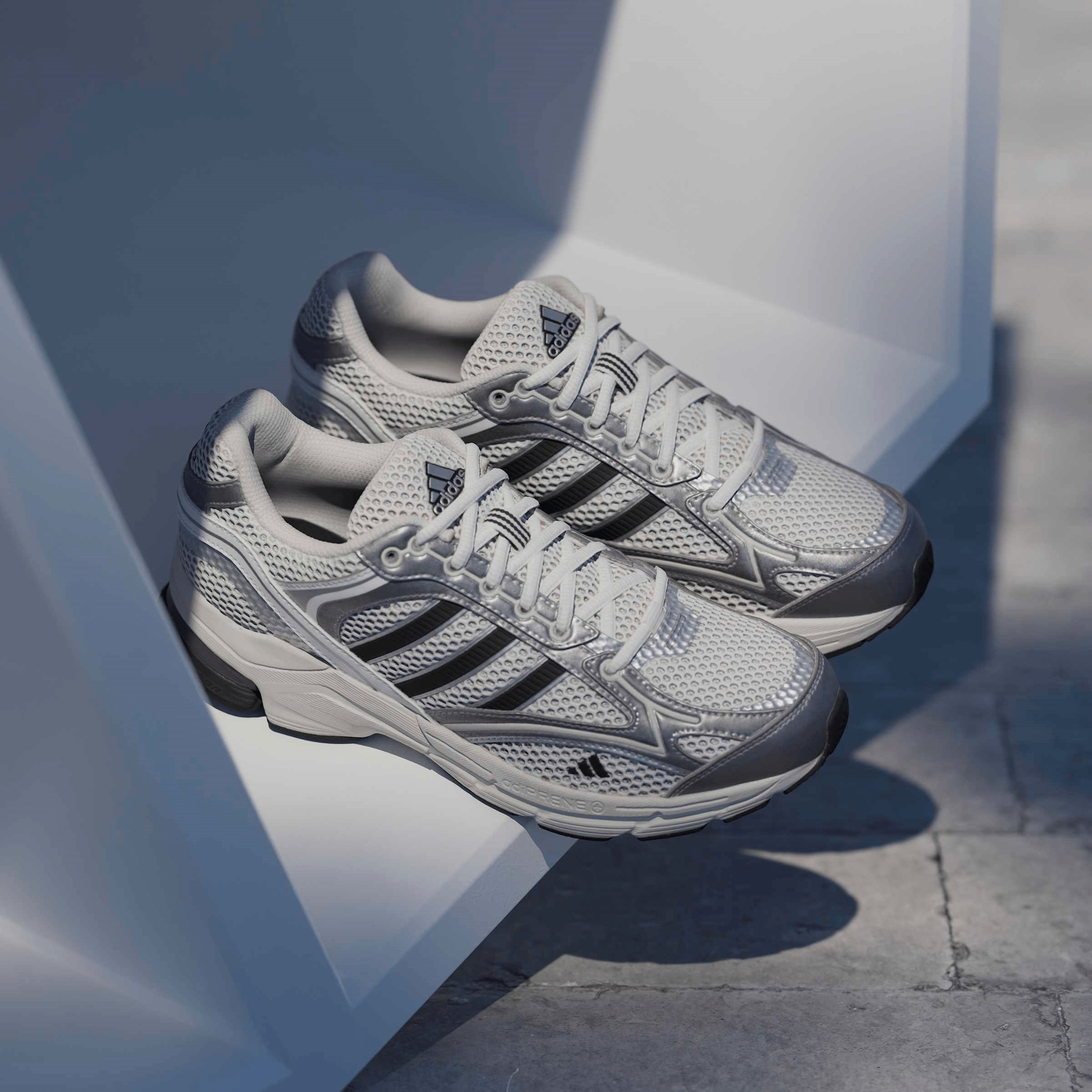 Unisex adidas SPIRITAIN 2000 Trainers Shoes