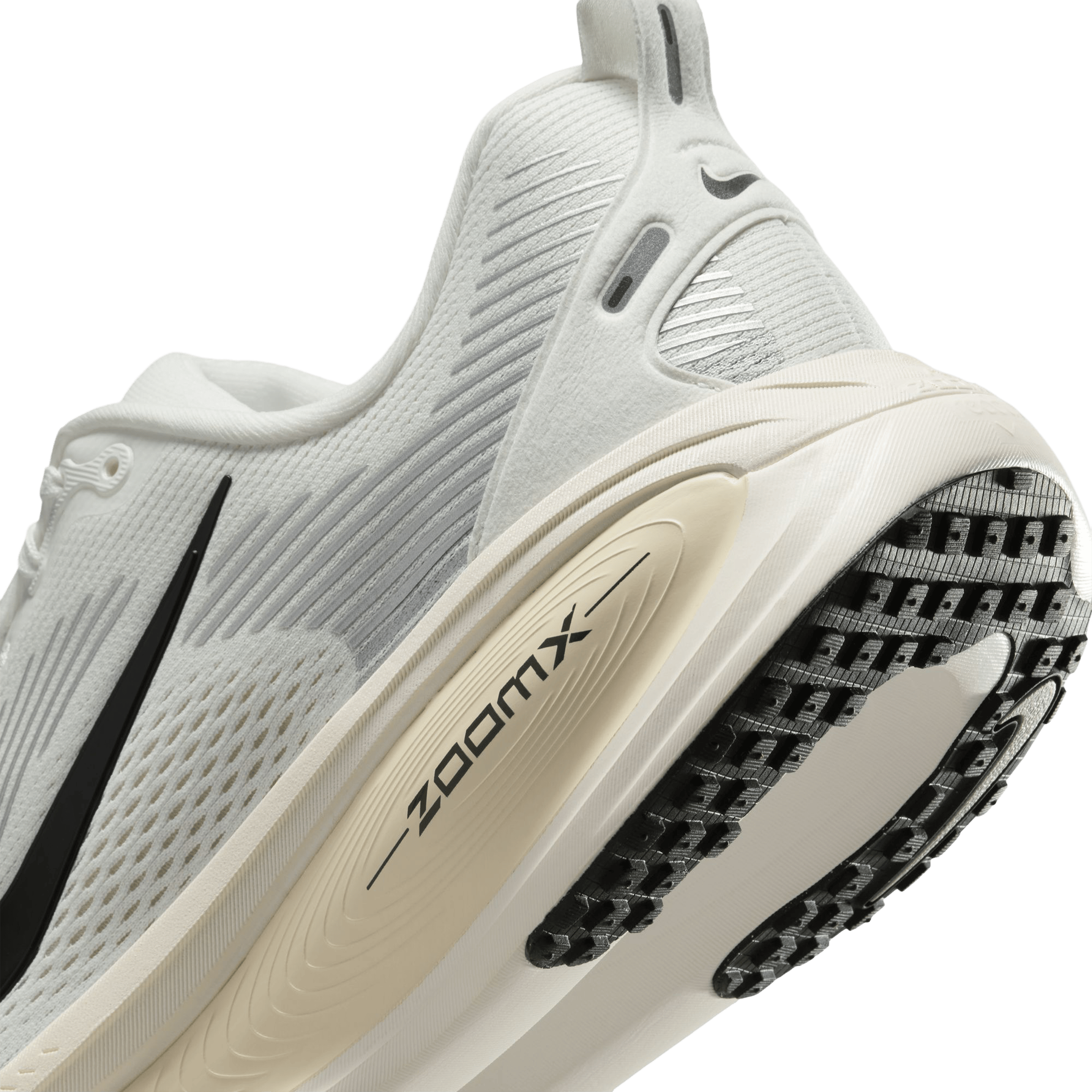 Mens Nike Vomero 18 Running Shoes