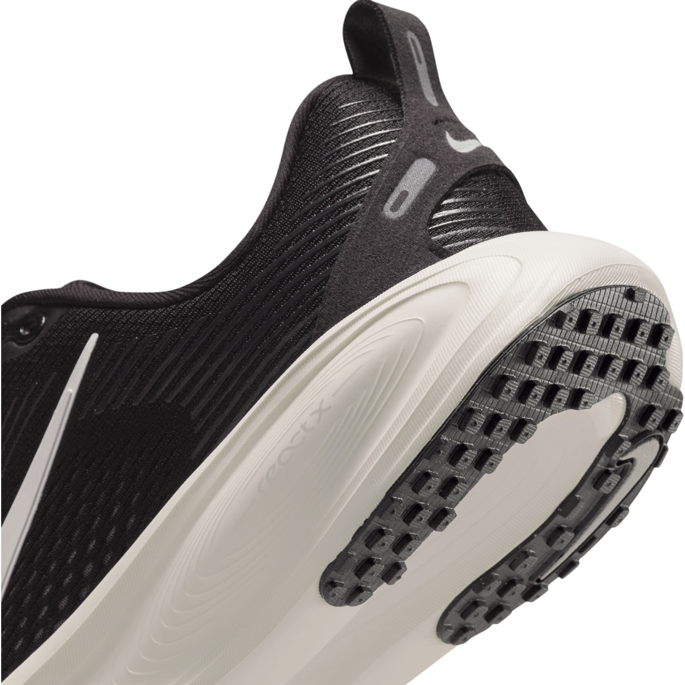 Kids Nike Vomero 18 (Bigger Kids) Road Running Shoes