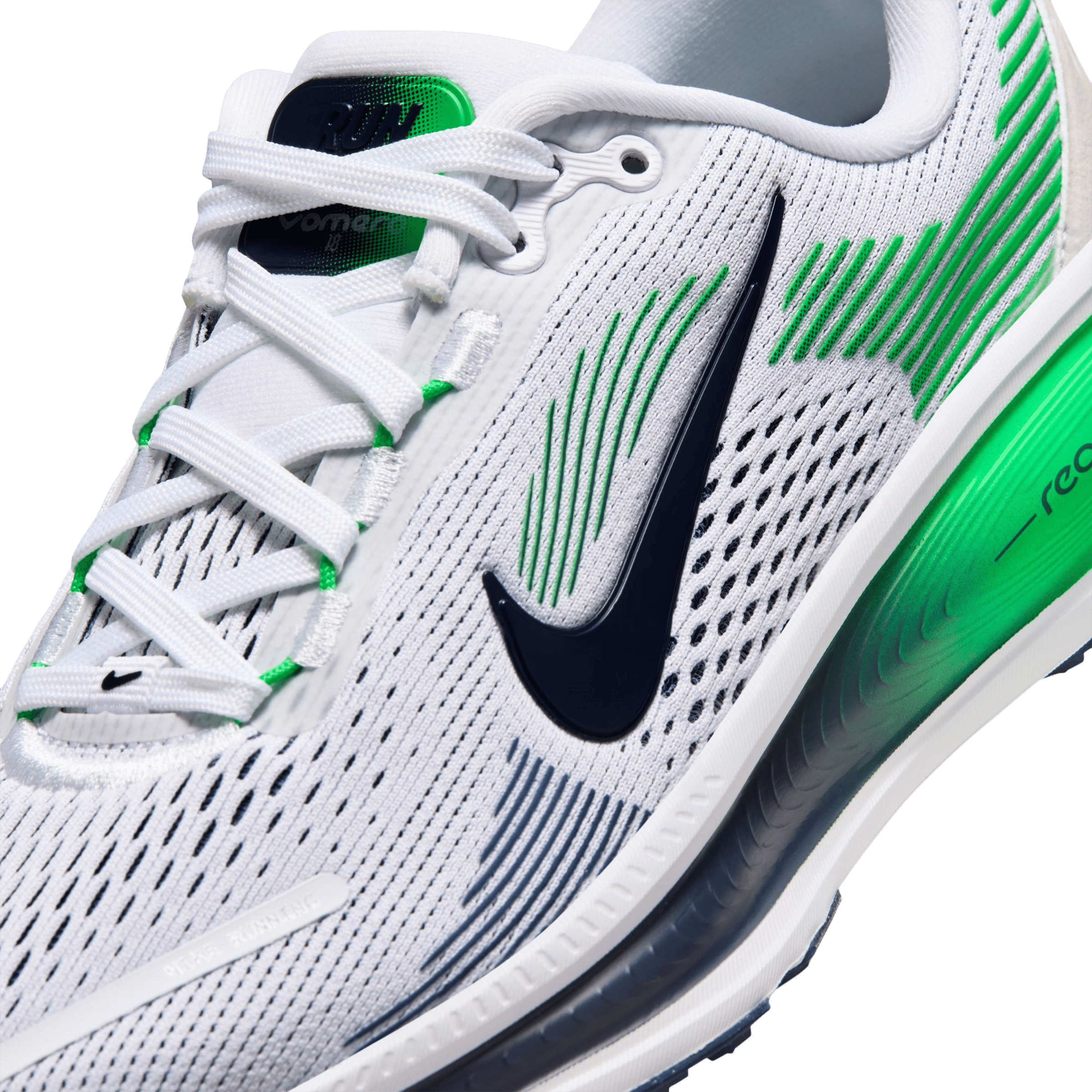 Kids Nike Vomero 18 (Bigger Kids) Road Running Shoes