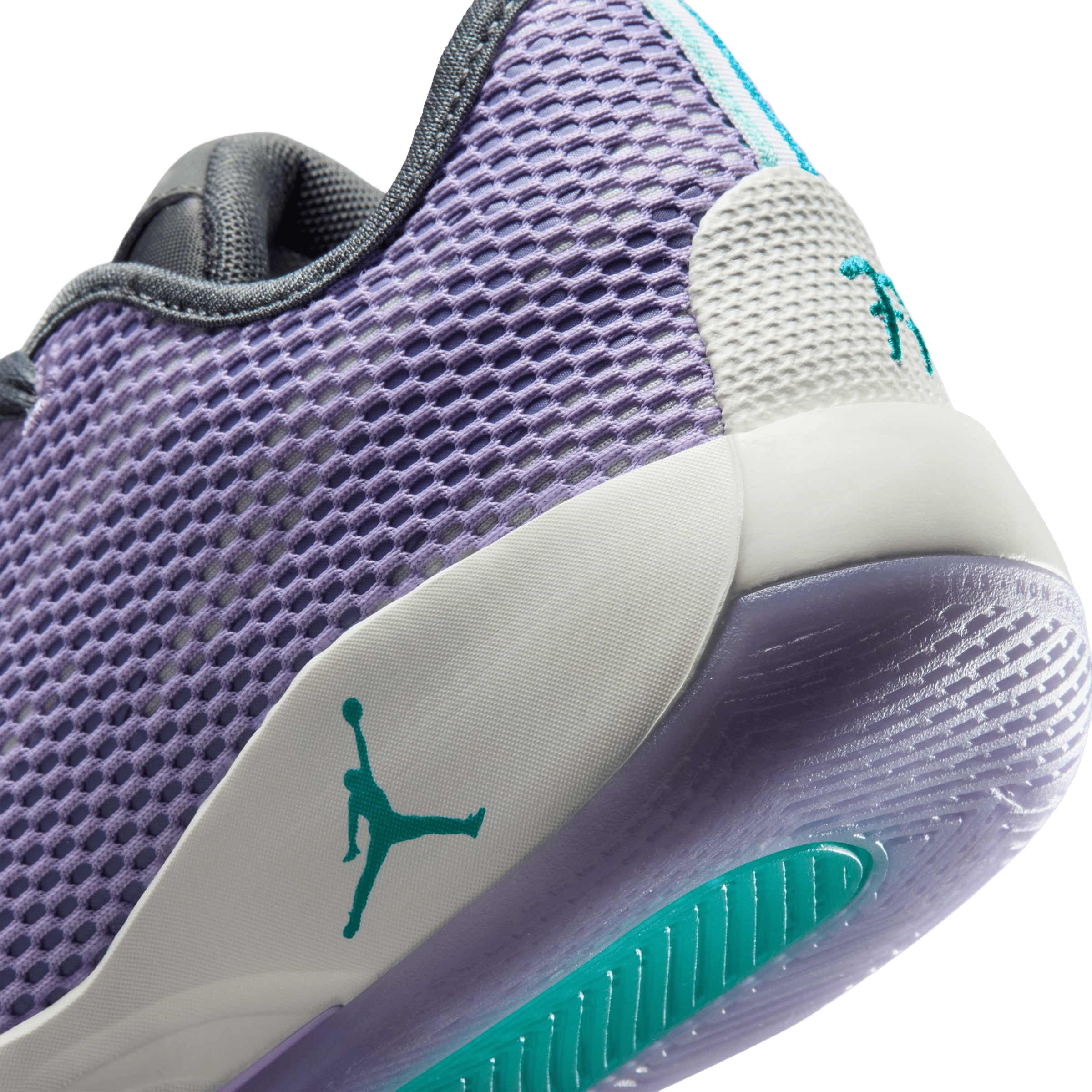Kids Nike Luka 77 (Bigger Kids) Basketball Shoes