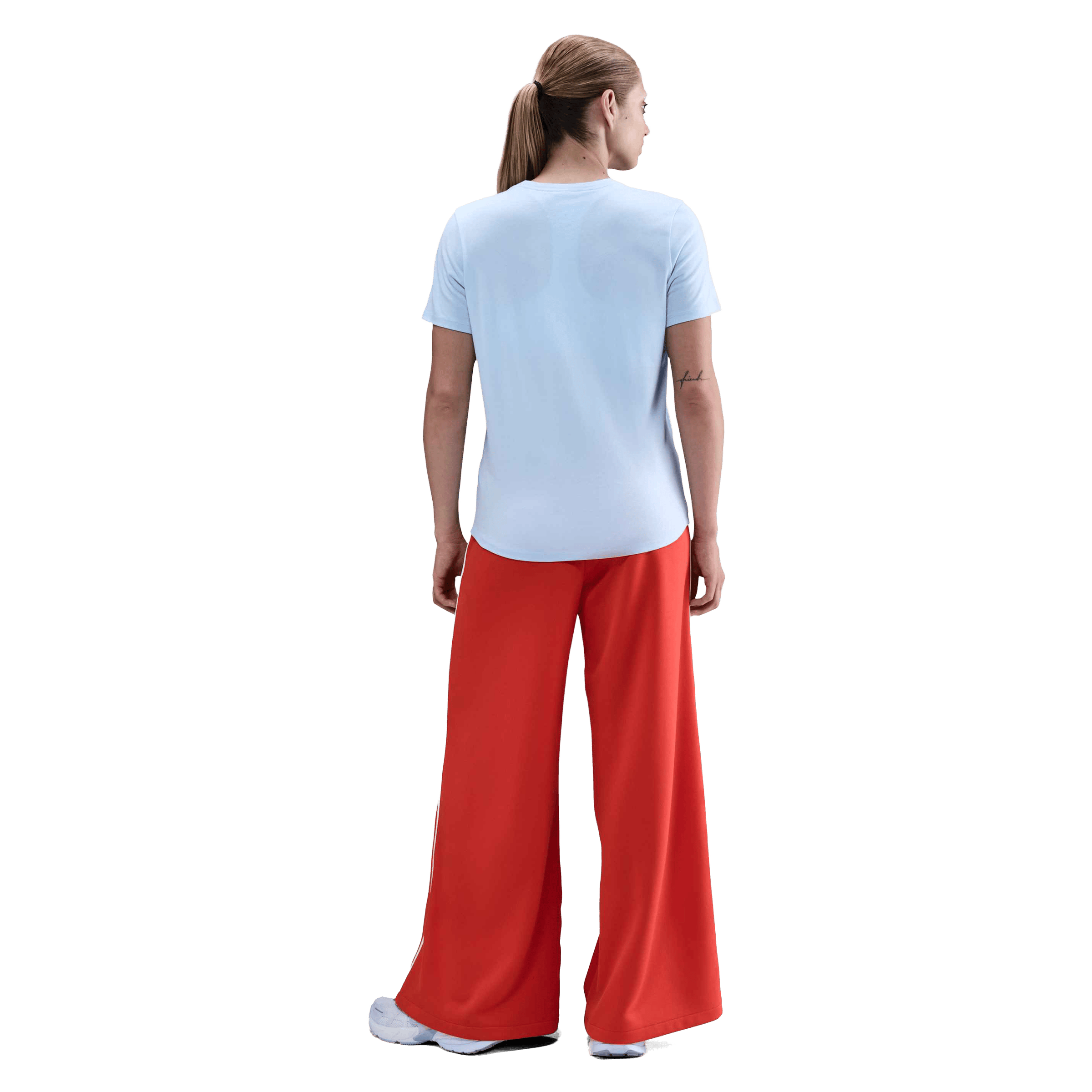 Womens Nike Sportswear Club Essentials Tee