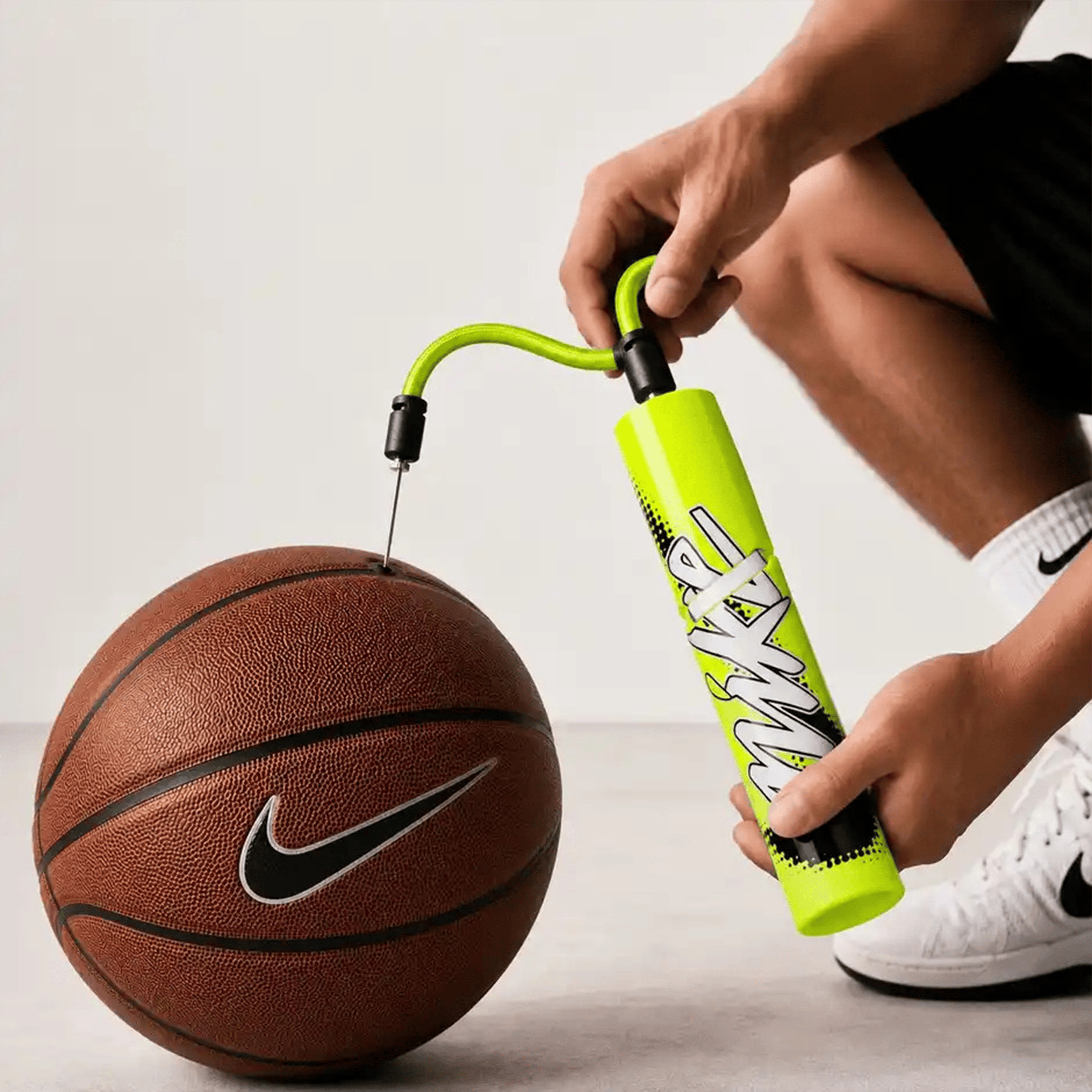 Nike Essential Ball Pump